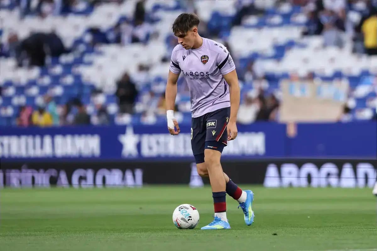 Real Madrid make surprise move for La Liga striker