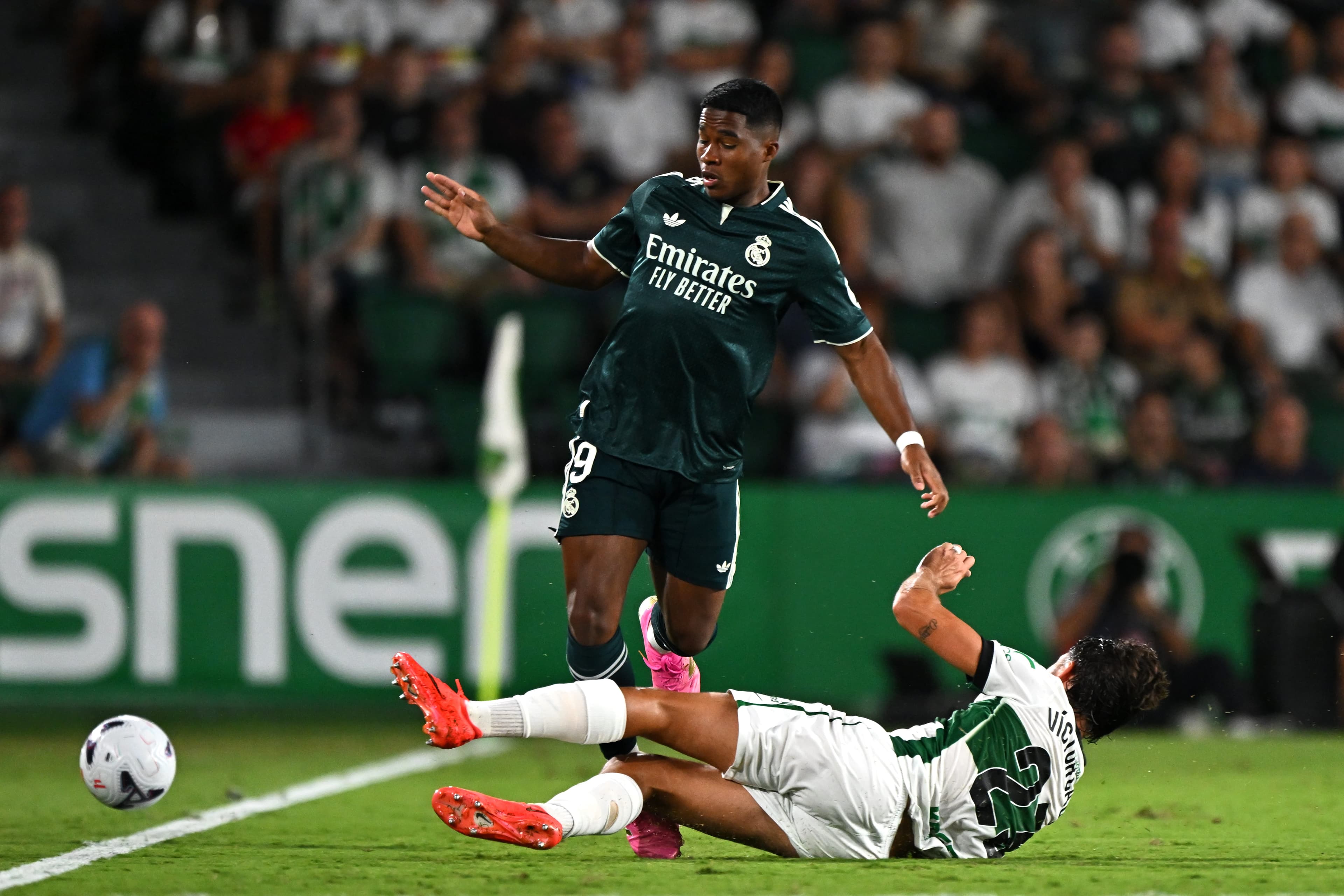 Former Real Madrid star gives Endrick surprising advice: “Go to another team”