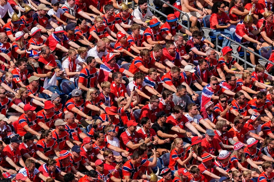 Norway's fans are inspiring their team at the World Cup, as the dark horse rows on