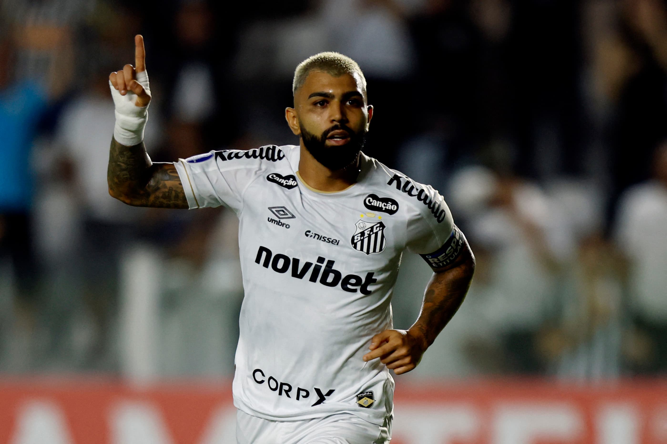 Gabigol matches his Santos scoring rate; see the numbers