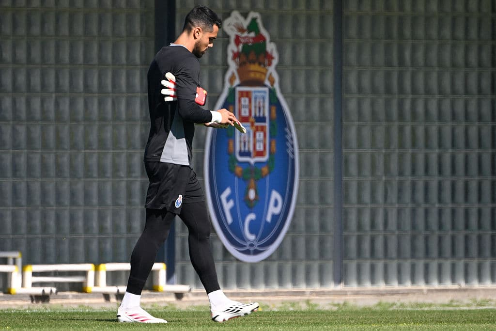🚨XIs ready: City visit Porto in their European opener