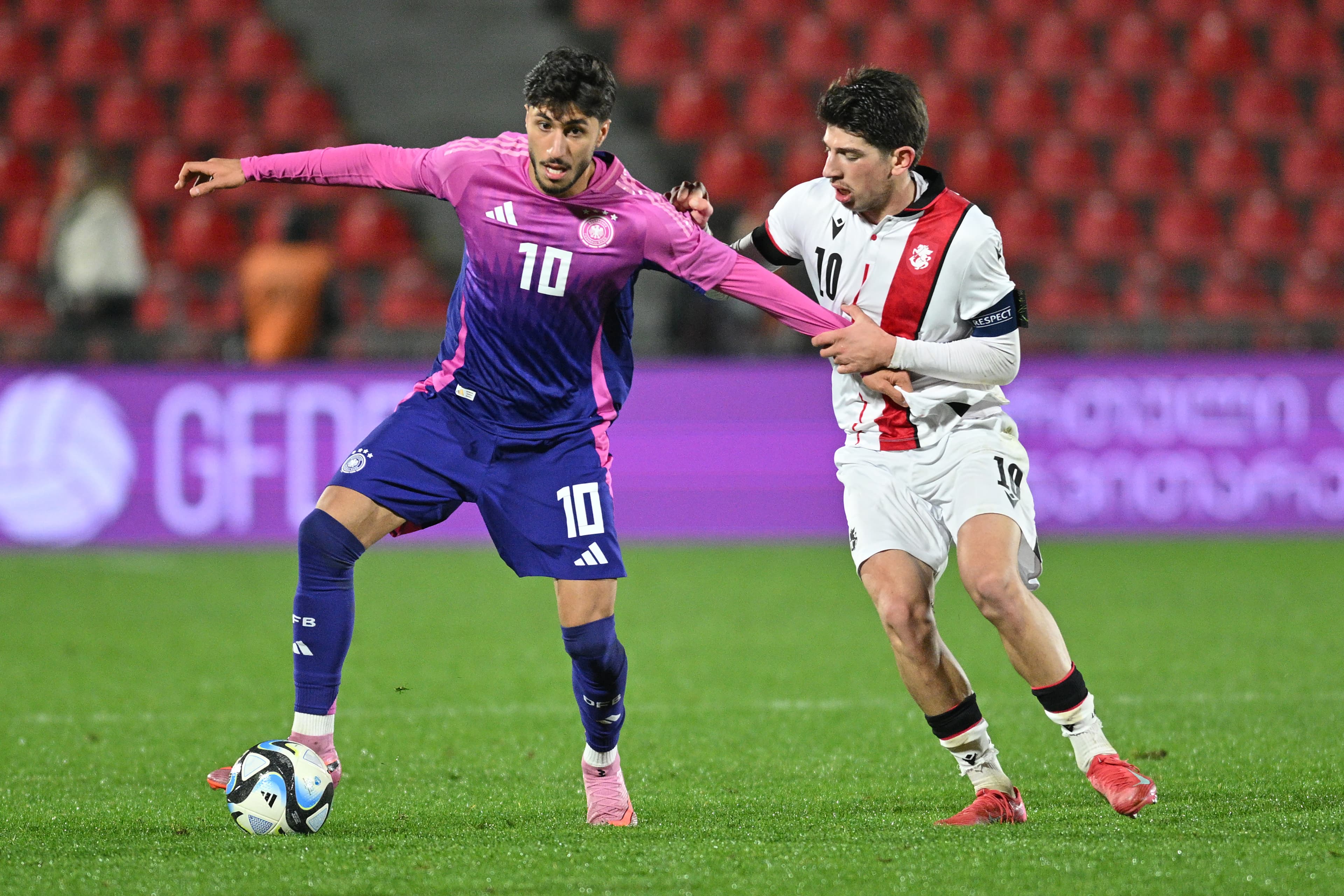 Already too many bad moves! German talent takes huge transfer risk