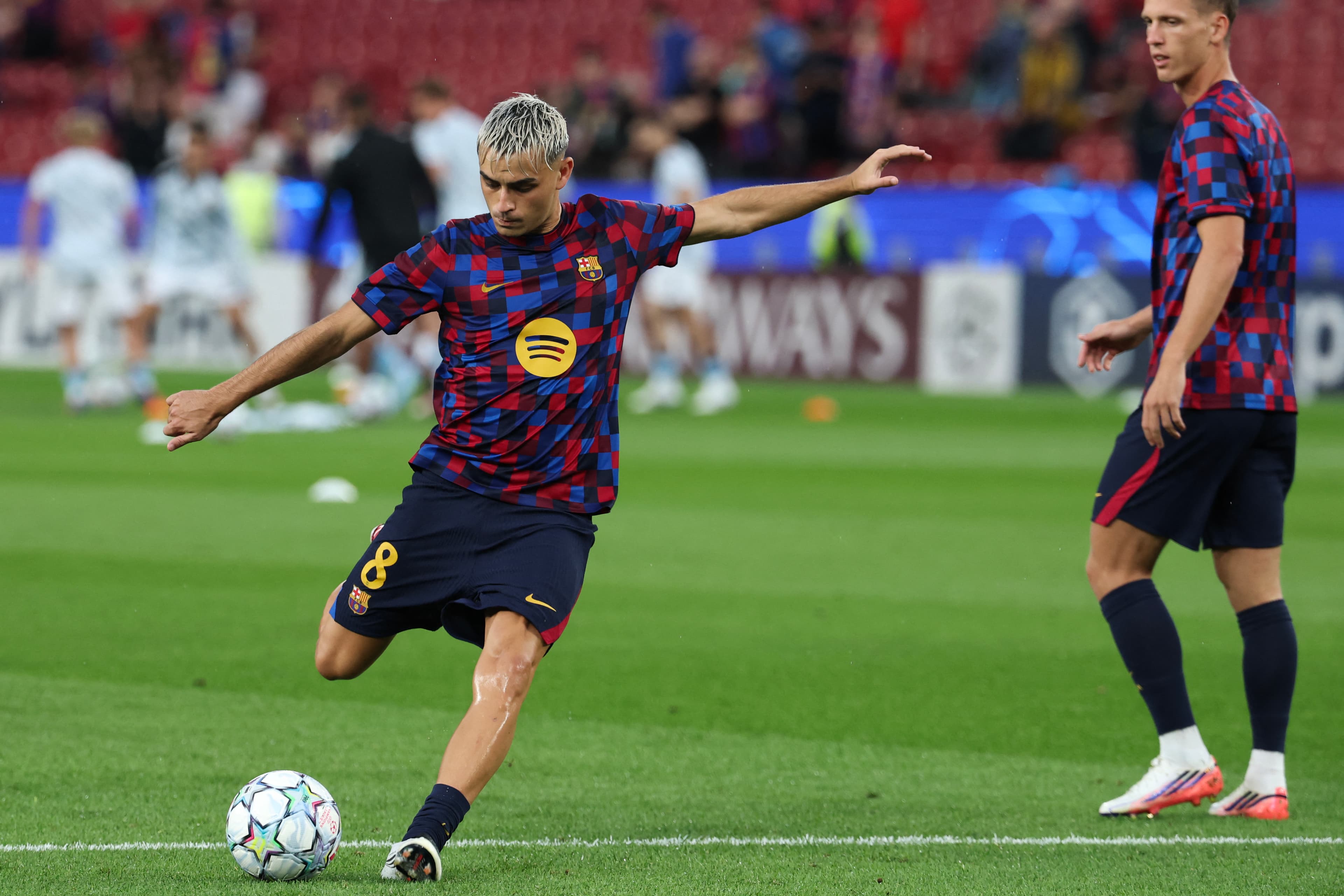 🔴 Barça-Feyenoord & Stuttgart-Viking in action; more UCL action to come