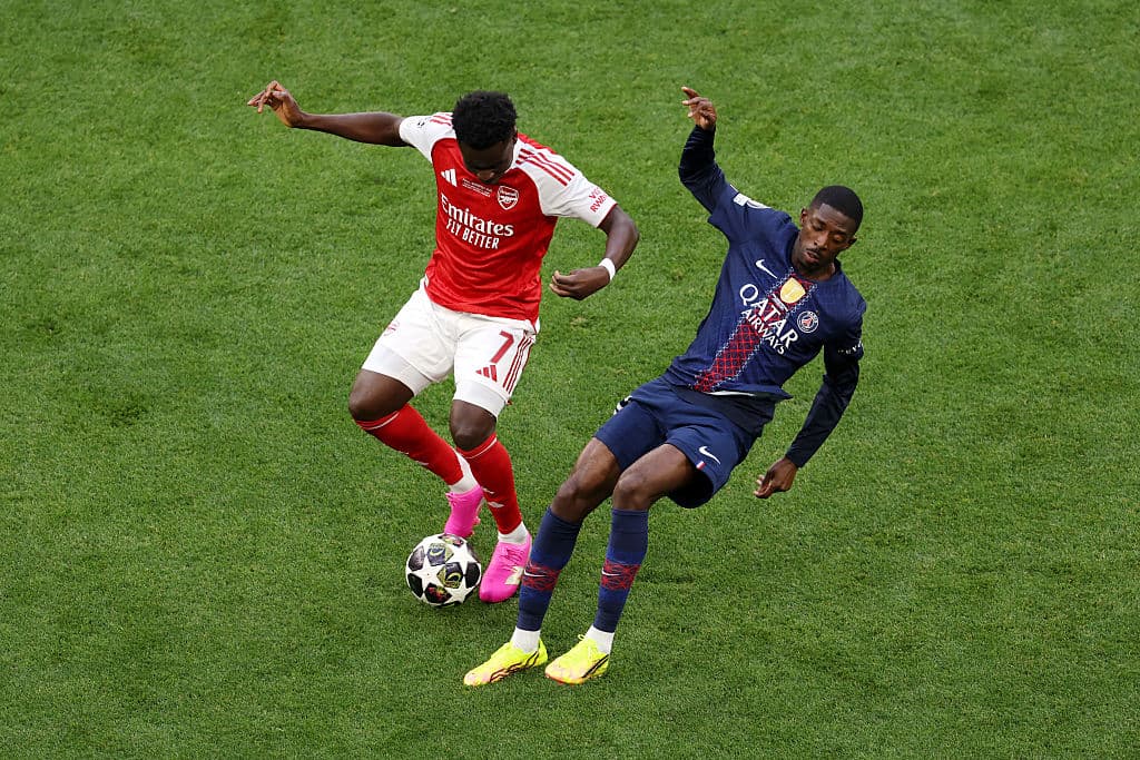 PSG-Arsenal: penalty or not for the foul on Saka’s clearance? 🤔