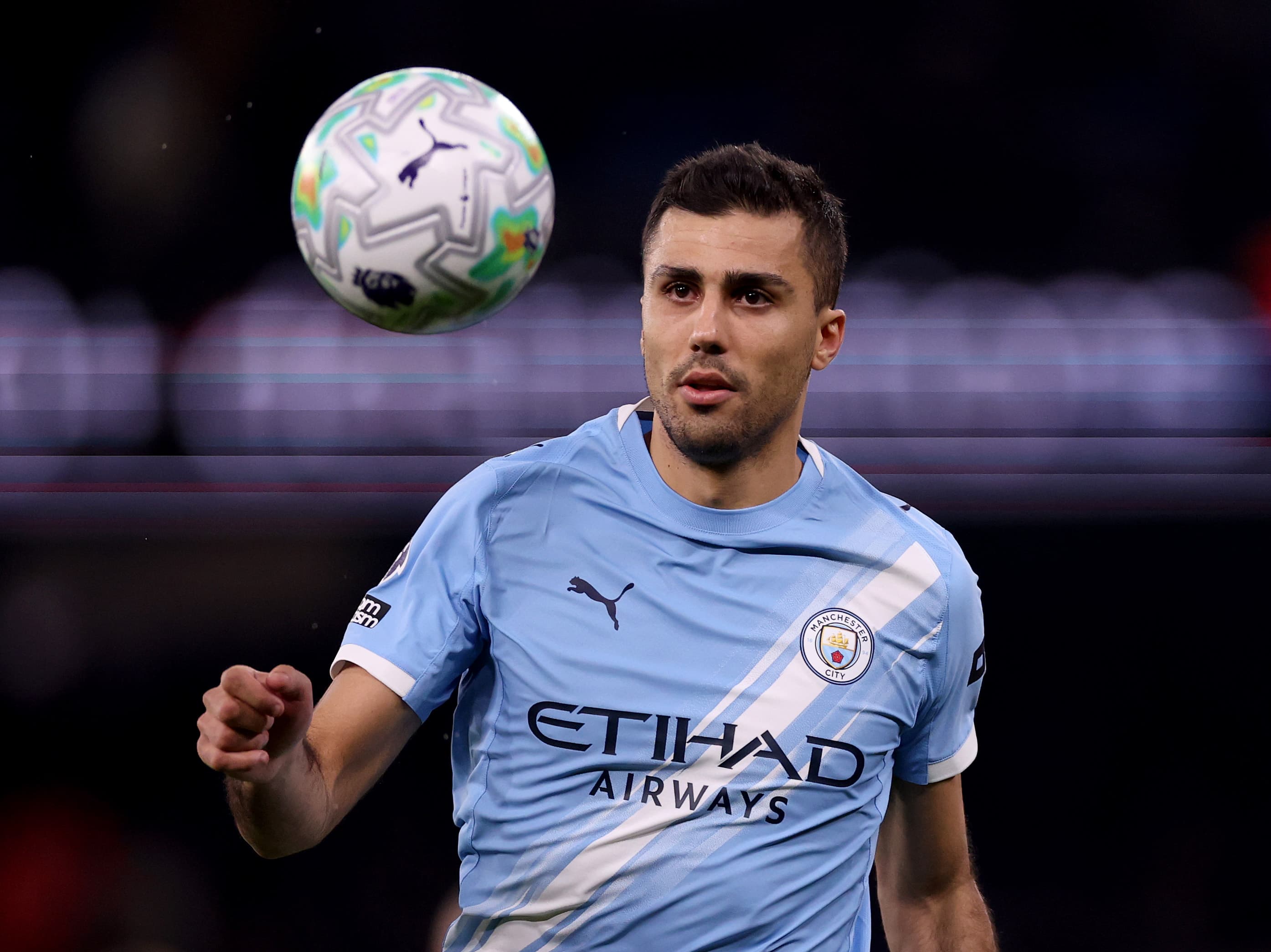 😮 Ballon d’Or winner coming?! Reports: Barca muscle in on Real deal