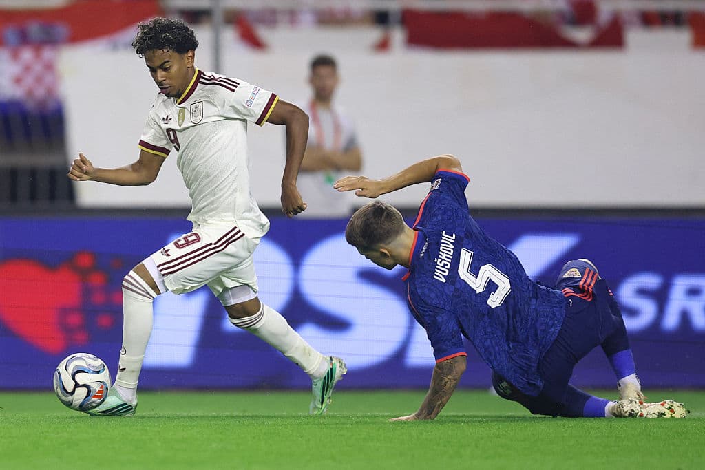 Nations: Spain stay unbeaten and qualify; England dazzle at home