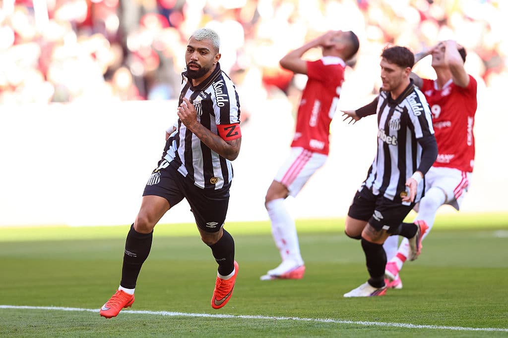 🎥 Howler and fans heading for the exits, Inter steamrolled by Santos