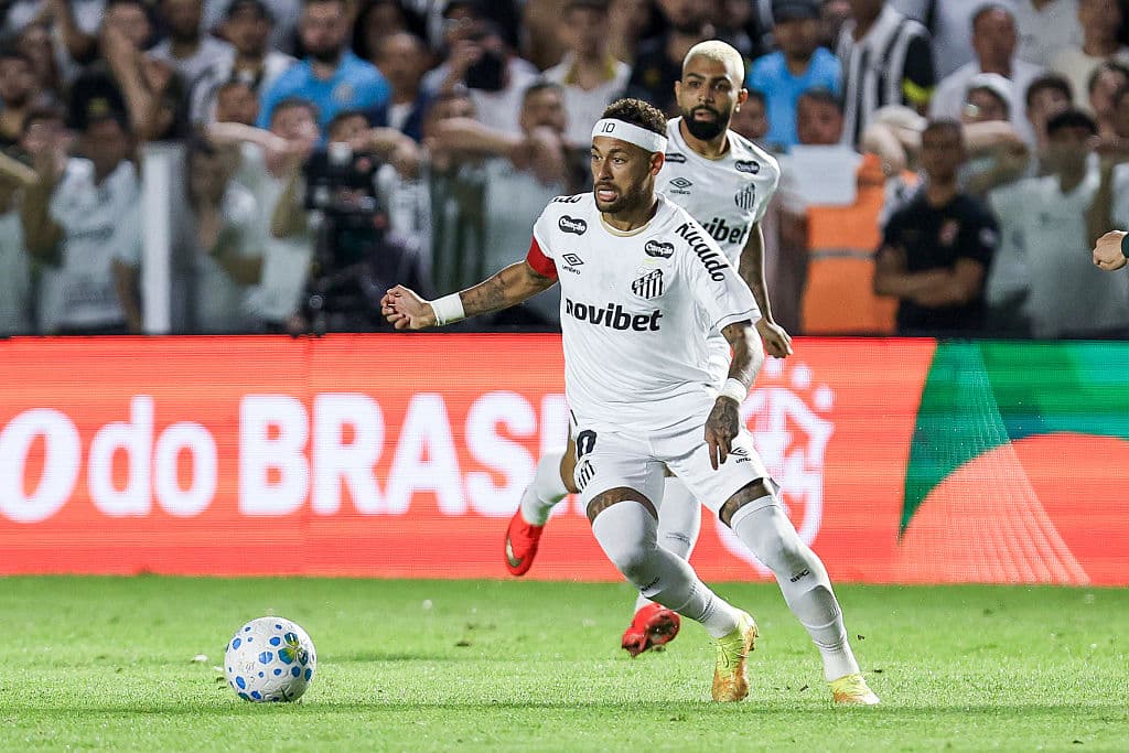 Neymar injured, off at half-time in Santos v Palmeiras 🎥