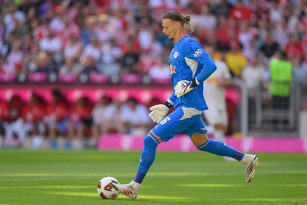 🎥 Crazy moment! Leipzig keeper with a brilliant save