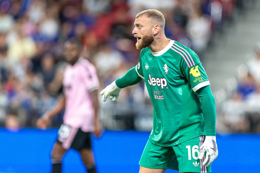 Two clubs want Di Gregorio, bid for Lukaku, Pellegrino latest🤑