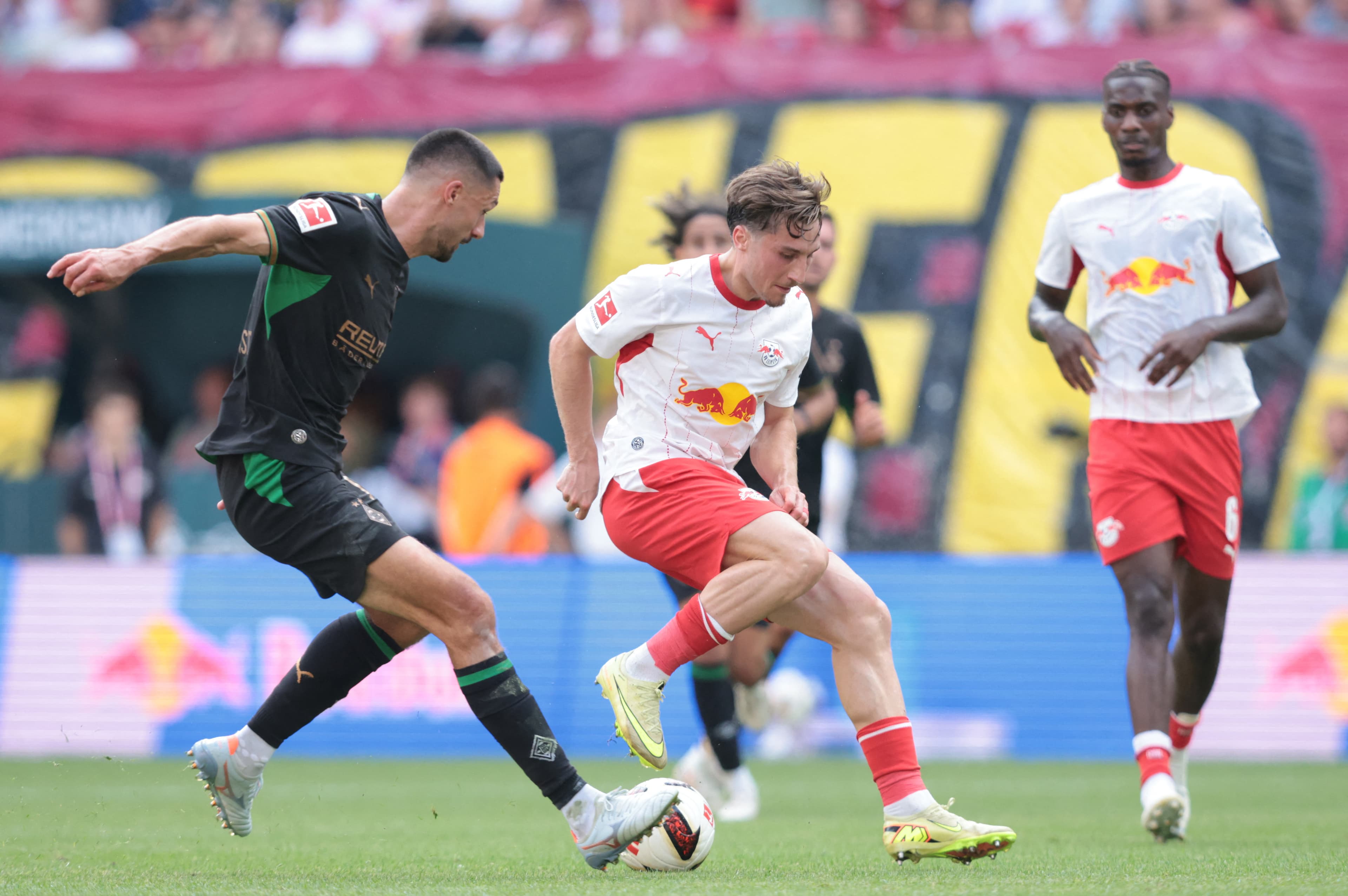 😅 Watched too much TikTok?! Bundesliga captain haunted by own words