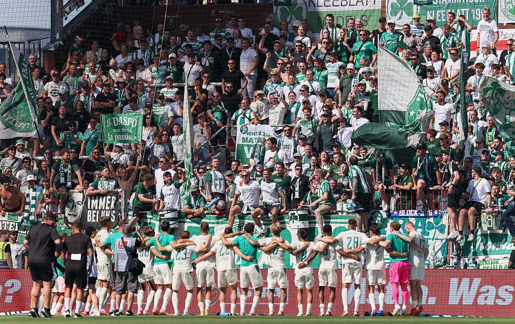 📸 They’d rather have gone down! 2. Bundesliga fans blast DFB