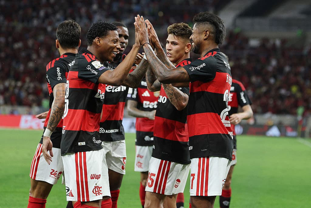 🎥 Flamengo capitalise on leaders' slip, win and turn to Libertadores