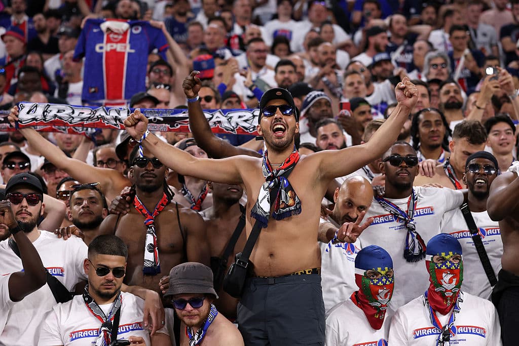 🎥 Bucharest not Budapest?! PSG fan's biggest mistake