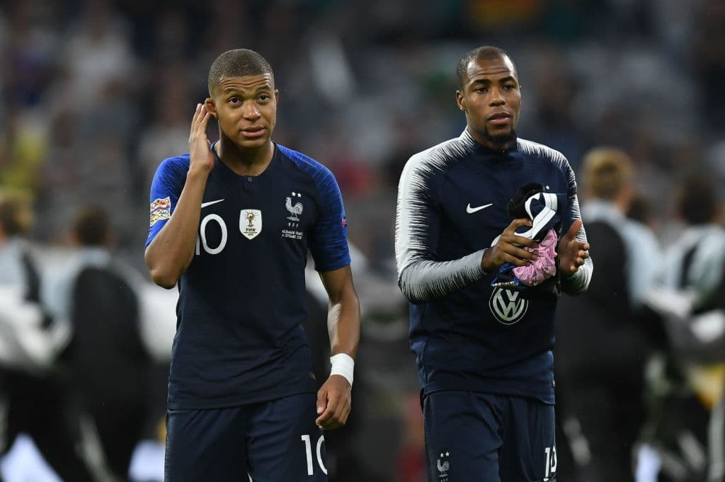 😳 He can't believe it! World champion sent off in record time