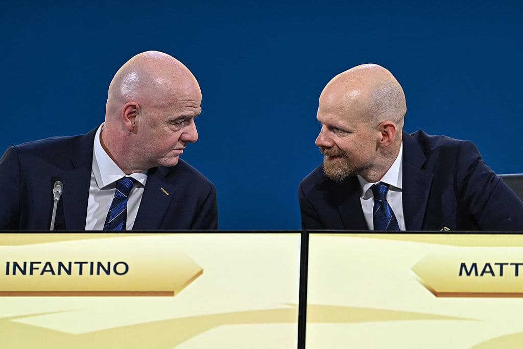 Infantino calls meeting to stay alive as Fifa chief