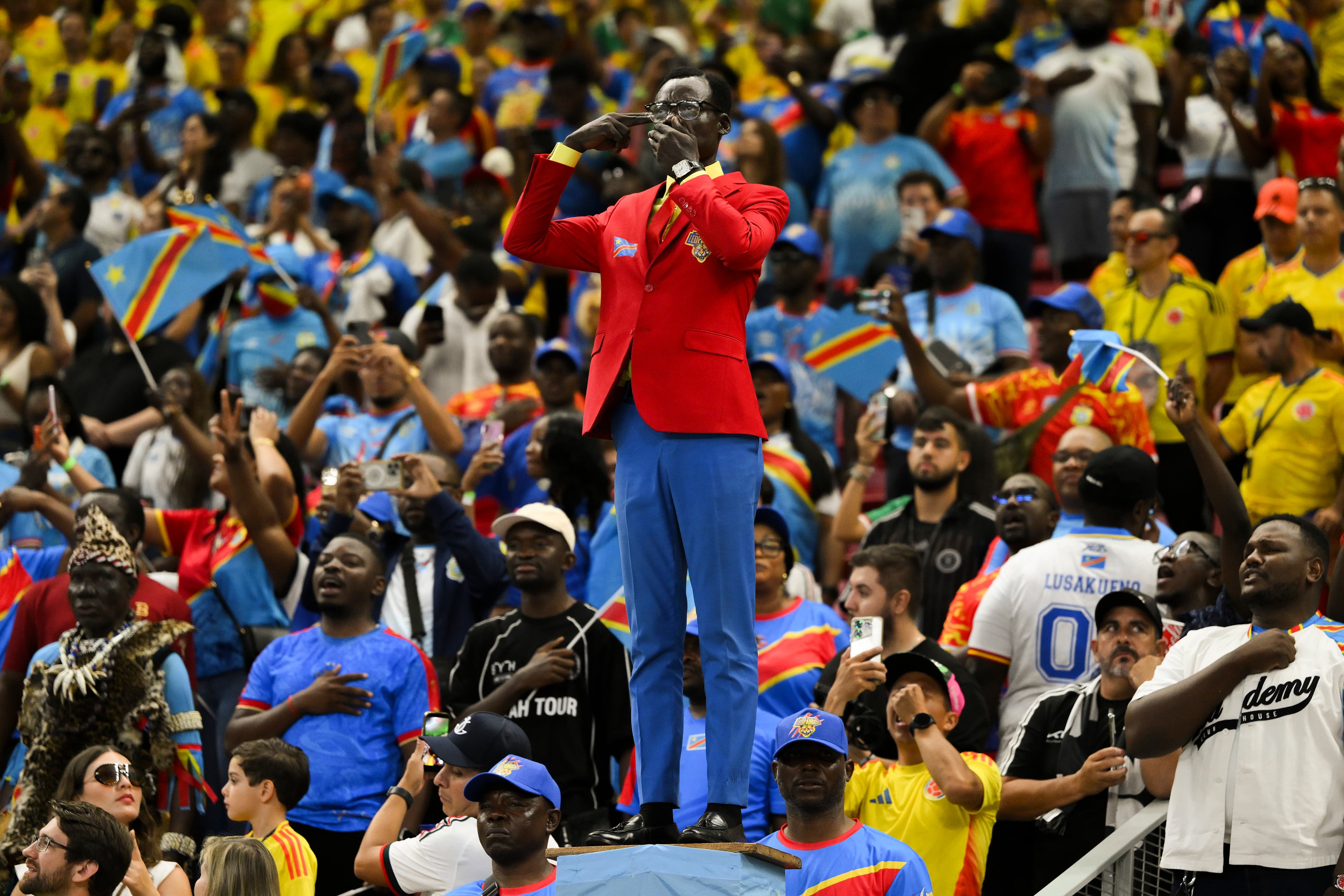 🚨 Reports: another entry row! Fan icon barred from World Cup