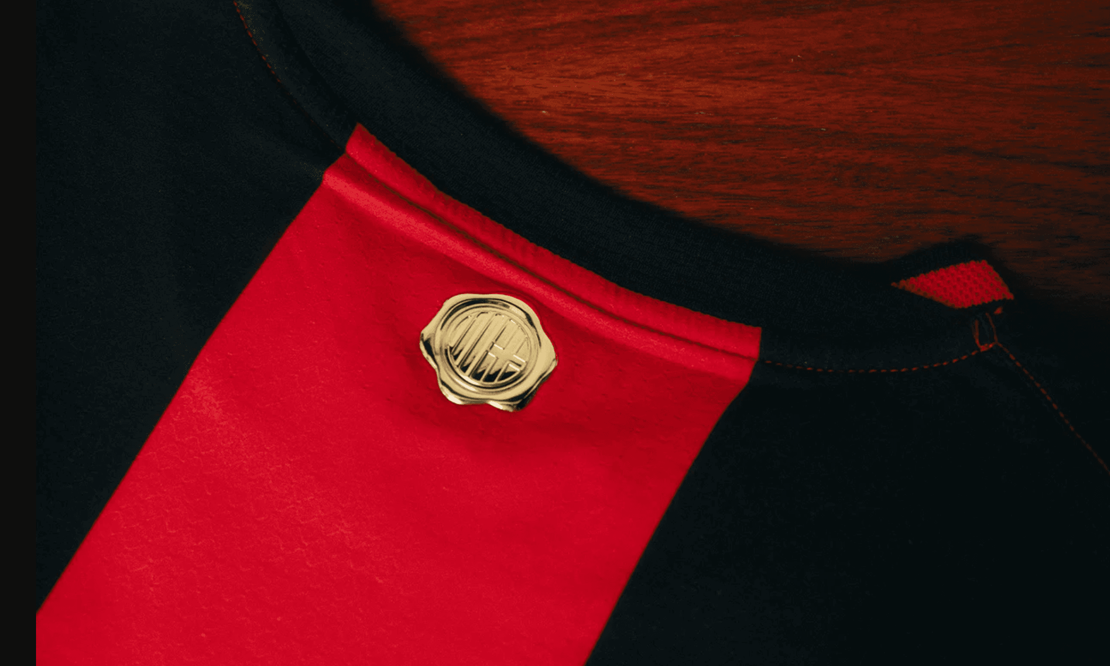 🚨 Official: AC Milan unveil their new home shirt!