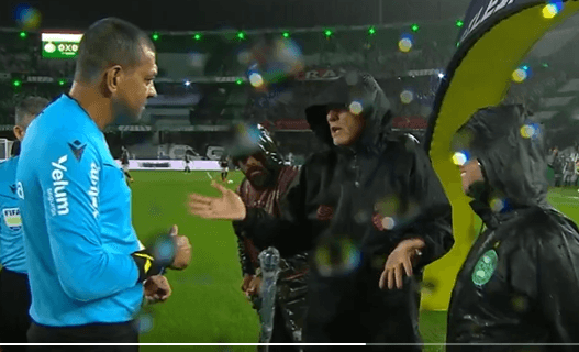 🎥 Should it have gone ahead? Brasileirão derby starts on soaked pitch