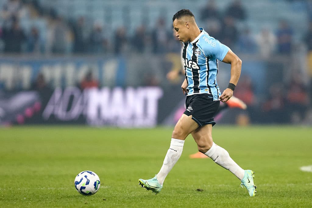 Marlon close to rejoining Grêmio