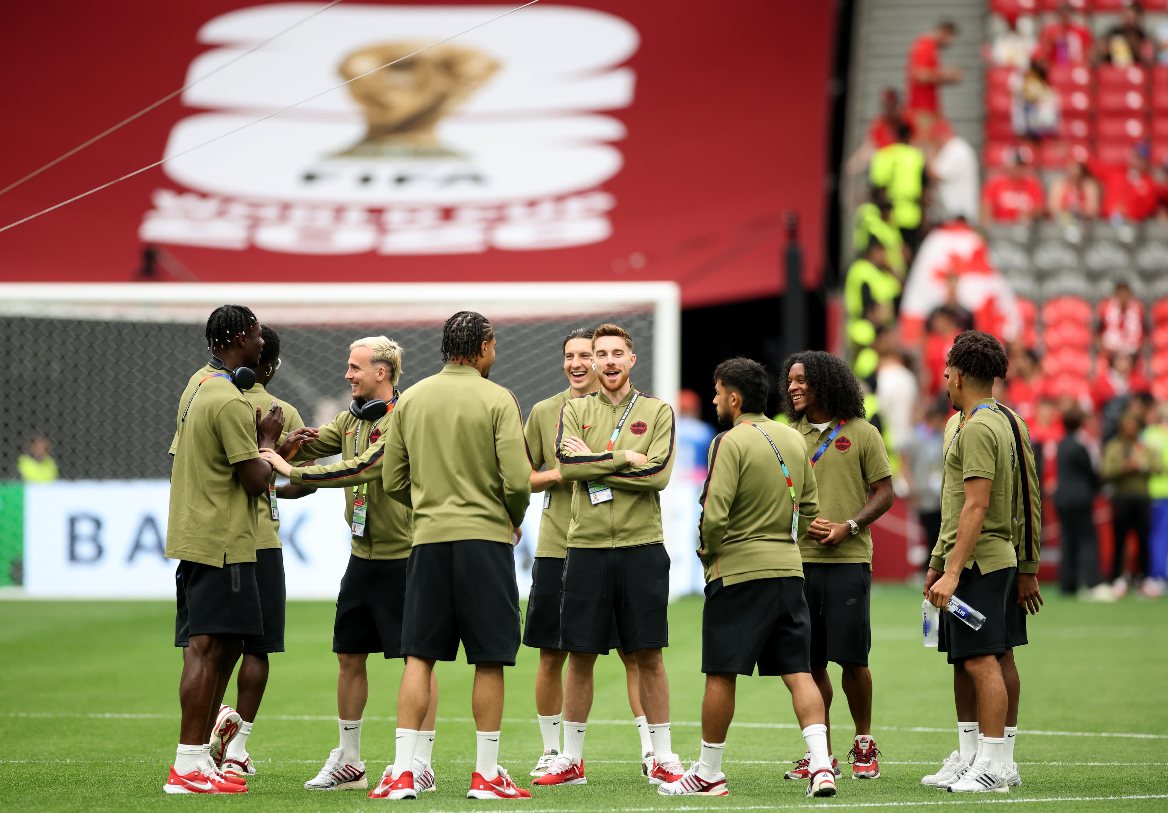🎥 Look at the scenes! Nobody can say Canada isn't a soccer country now