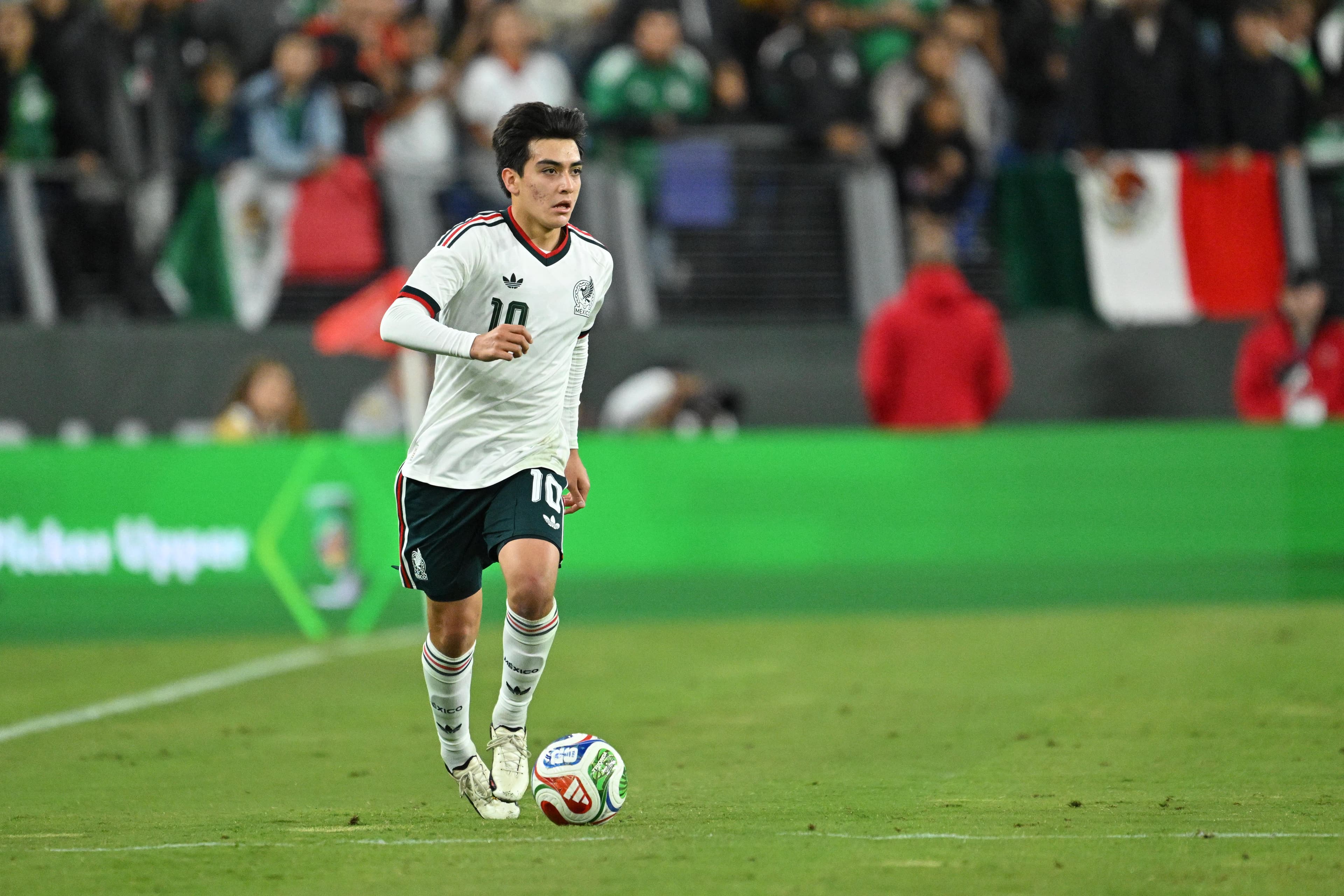 ⚠️ Will Mora play v USA? Mexico boss speaks before the match