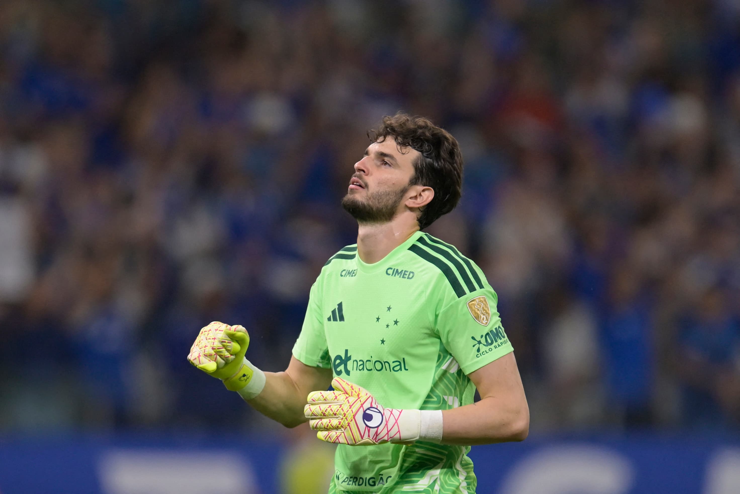 Otávio shines and stalls Cruzeiro's hunt for a goalkeeper
