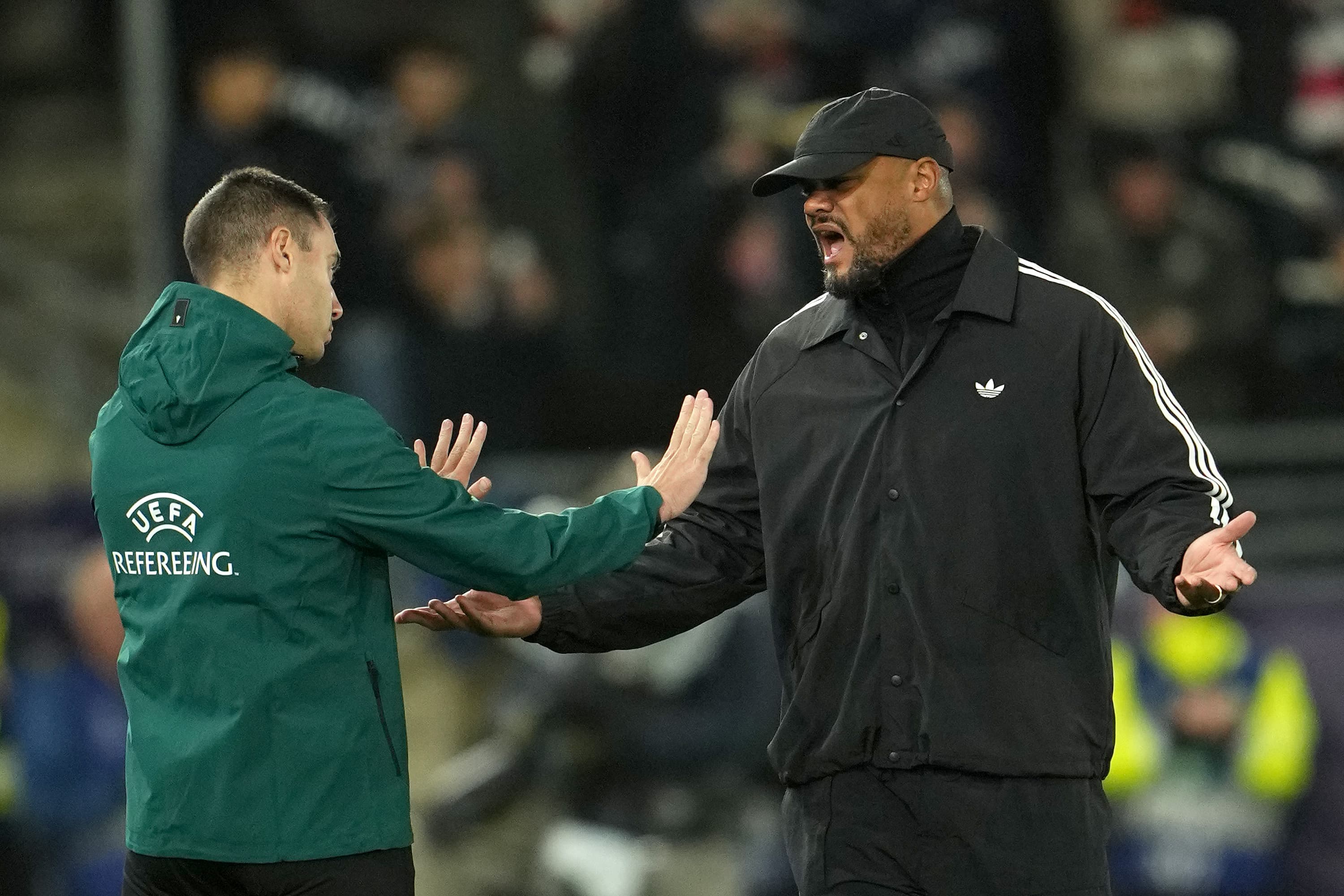 😡 Kompany has had enough: Bayern make three changes at half-time