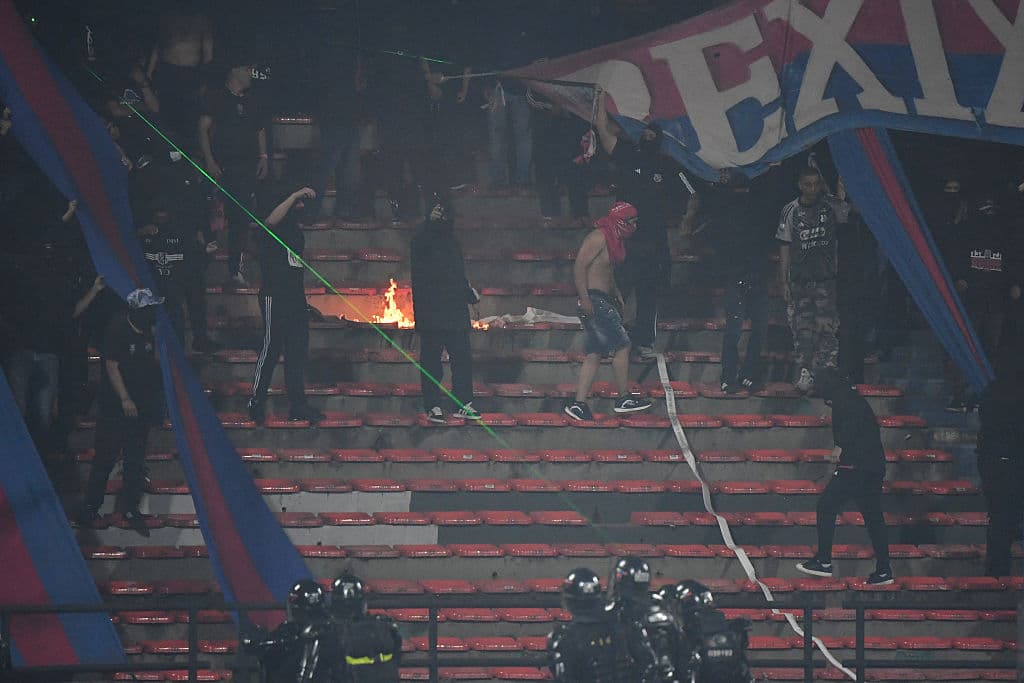 🎥 Flamengo match cancelled after rival fans' fury, explained