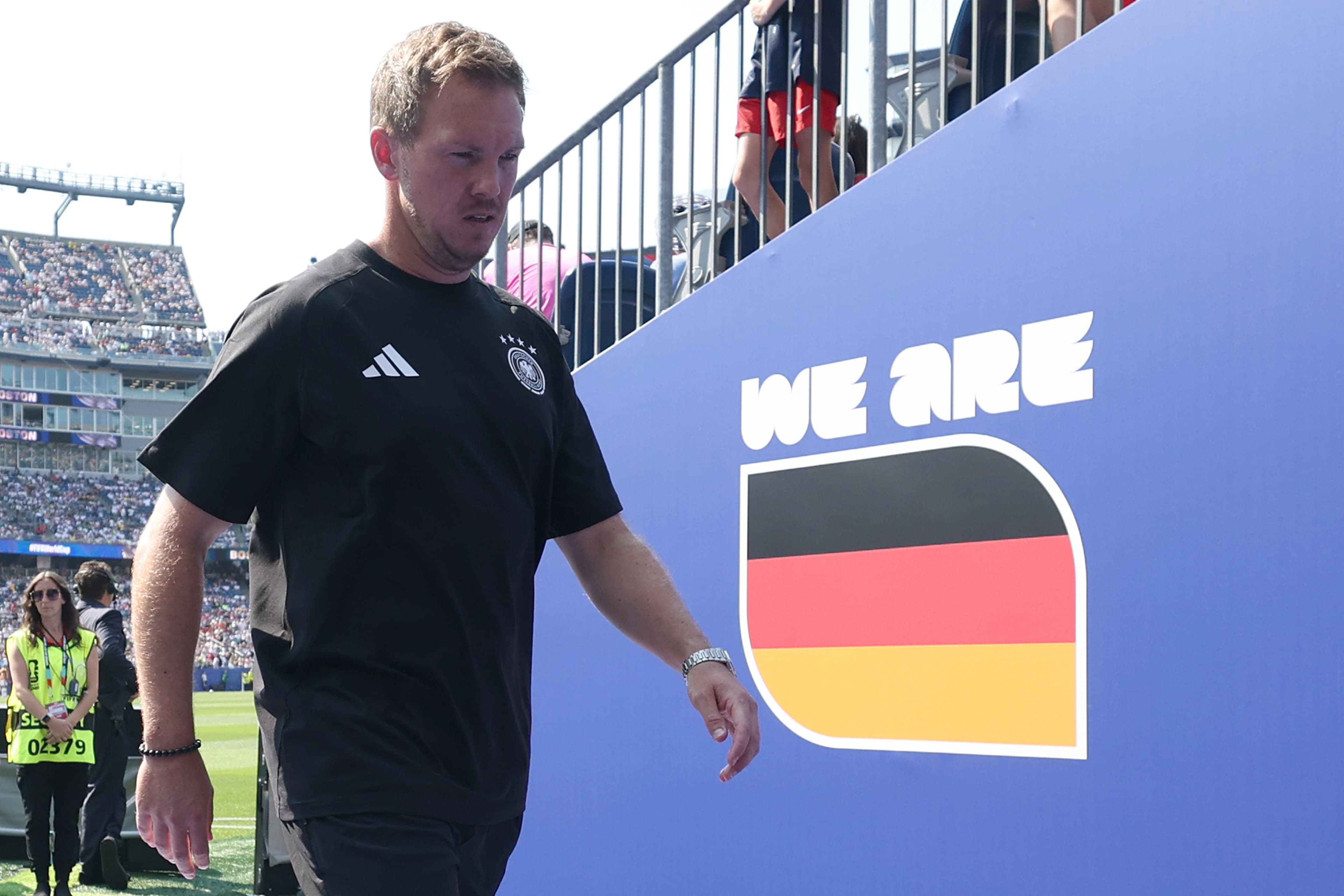 📲 Labadia must step in now! Online reaction to Germany turmoil