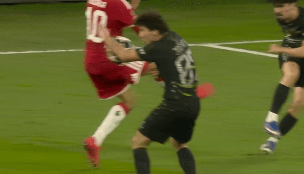 🧨 Bayern hard done by? Kompany v ref: seeing things that aren't there 🤬