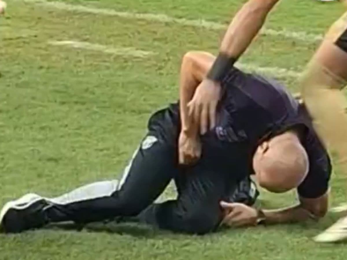 🤯 It happened in Brazil: manager gets INJURED celebrating goal 📹