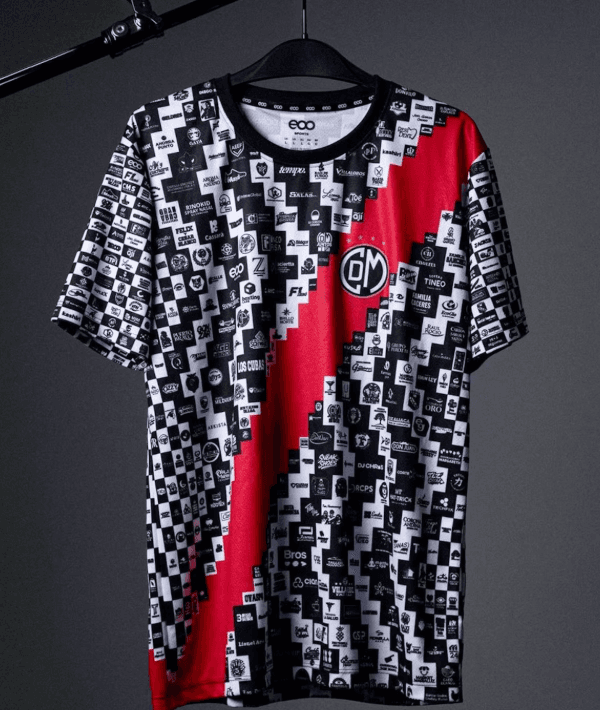 😱 Peru's fourth-tier club unveils shirt with 1,000 sponsors
