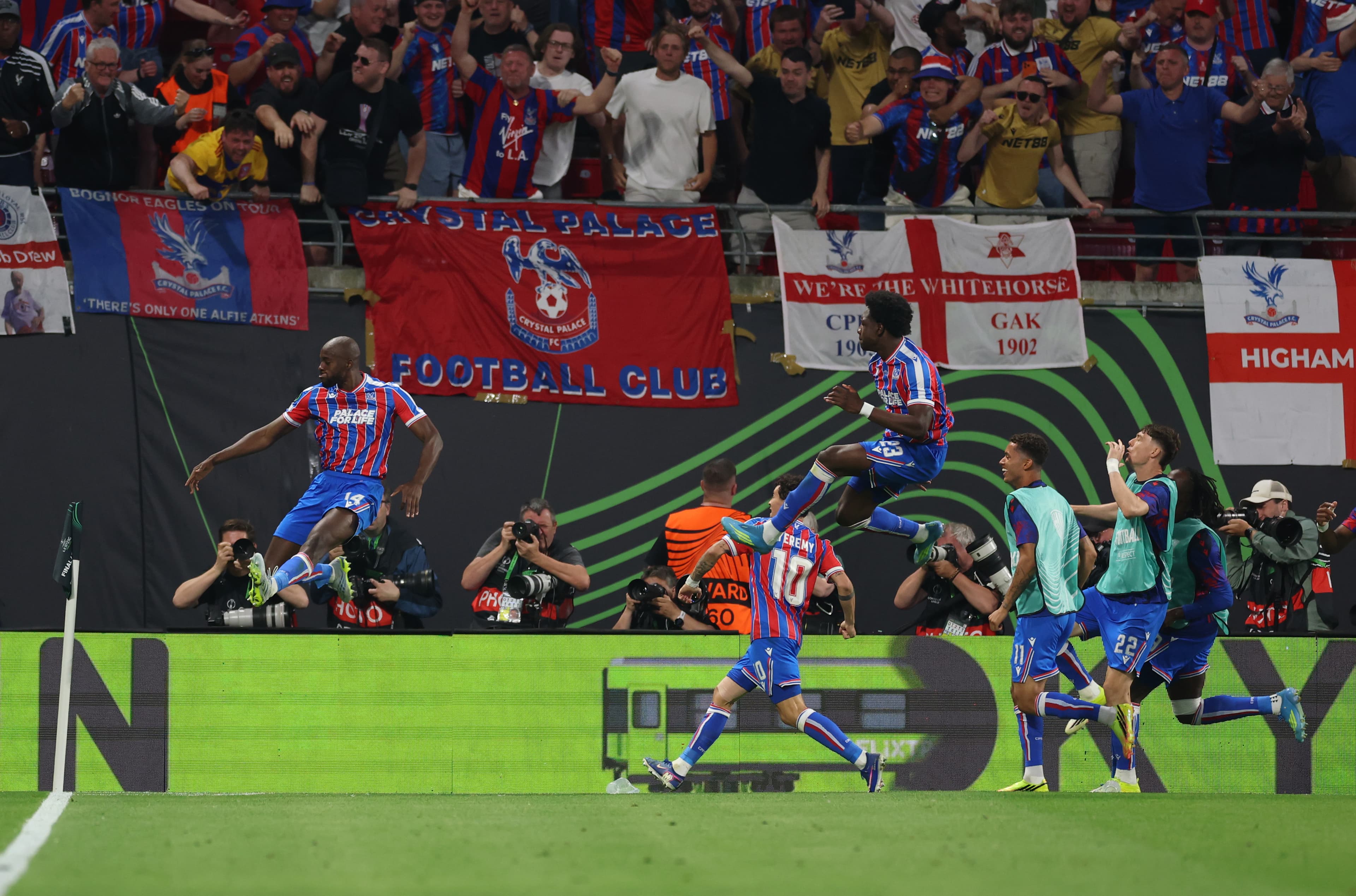 📸 A French scorer sets the Europa Conference League final alight 🇫🇷