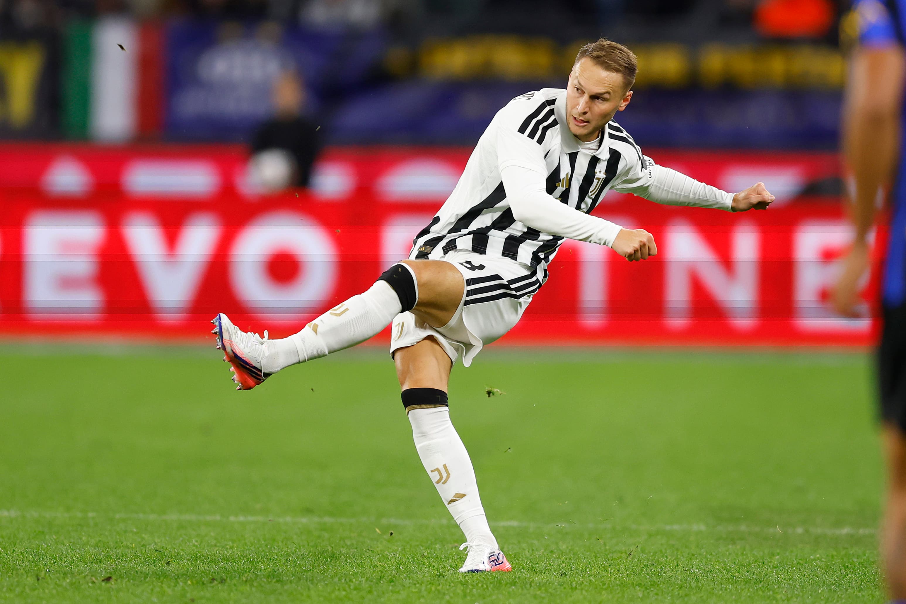 Bologna-Koopmeiners, Milan-Hojbjerg, Roma-Cacciamani: transfer latest 🤑