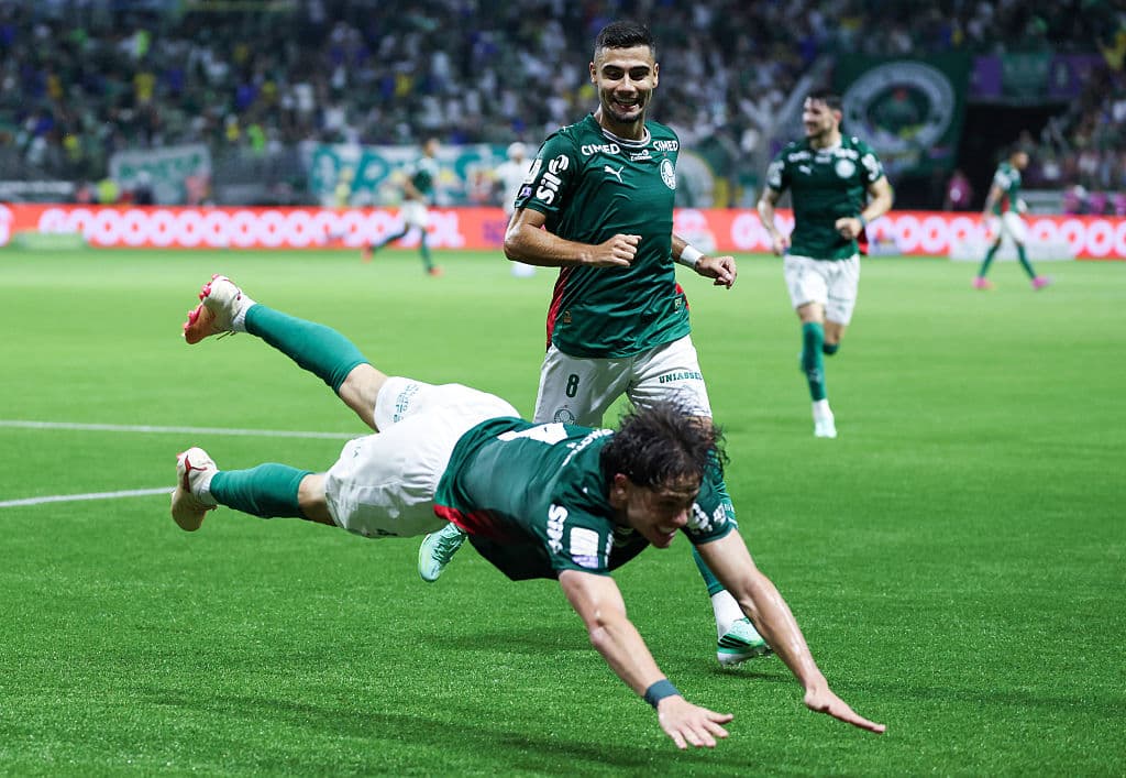 Palmeiras thrash Corinthians to inflict 8th straight Brasileirão defeat 🎥