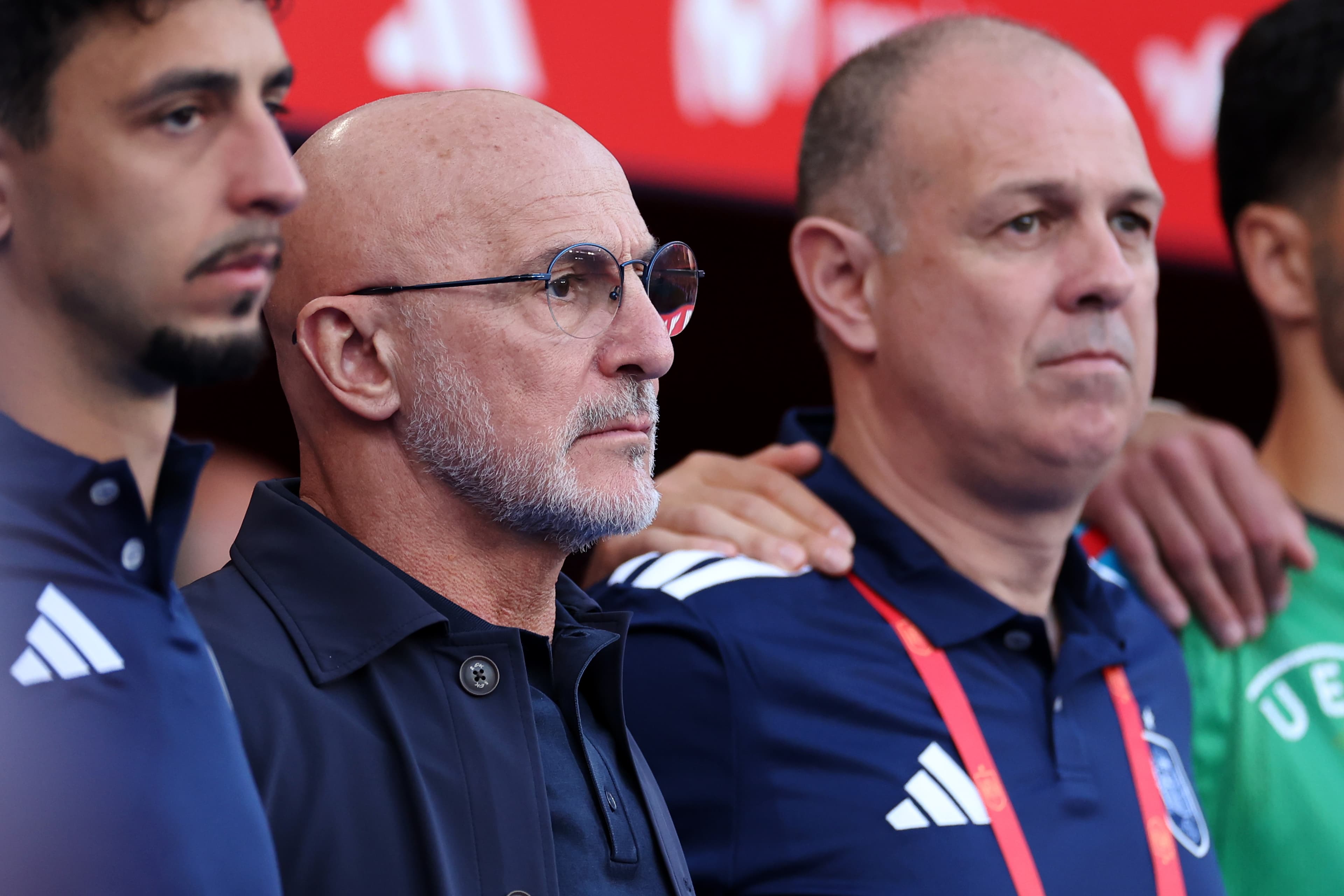 The keeper and 🔟 others: is Joan García out of de la Fuente's World Cup?