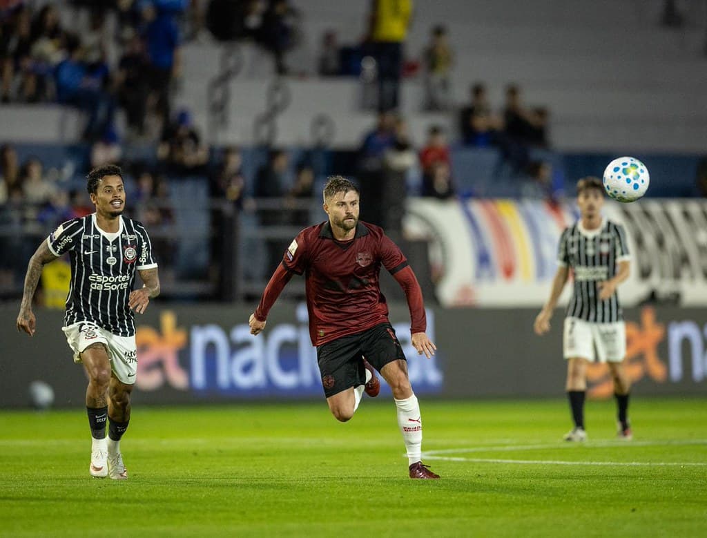 🤯 With help from a HUGE blunder, Corinthians beat Red Bull Bragantino 🎥