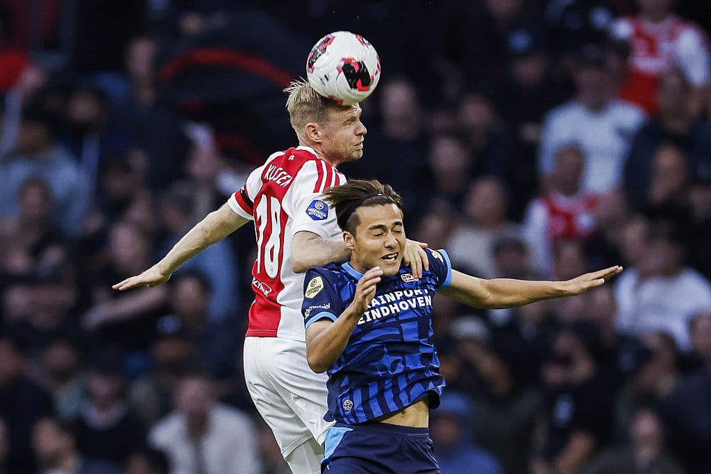 😡 Where's VAR? Player's horror foul sends rival to hospital