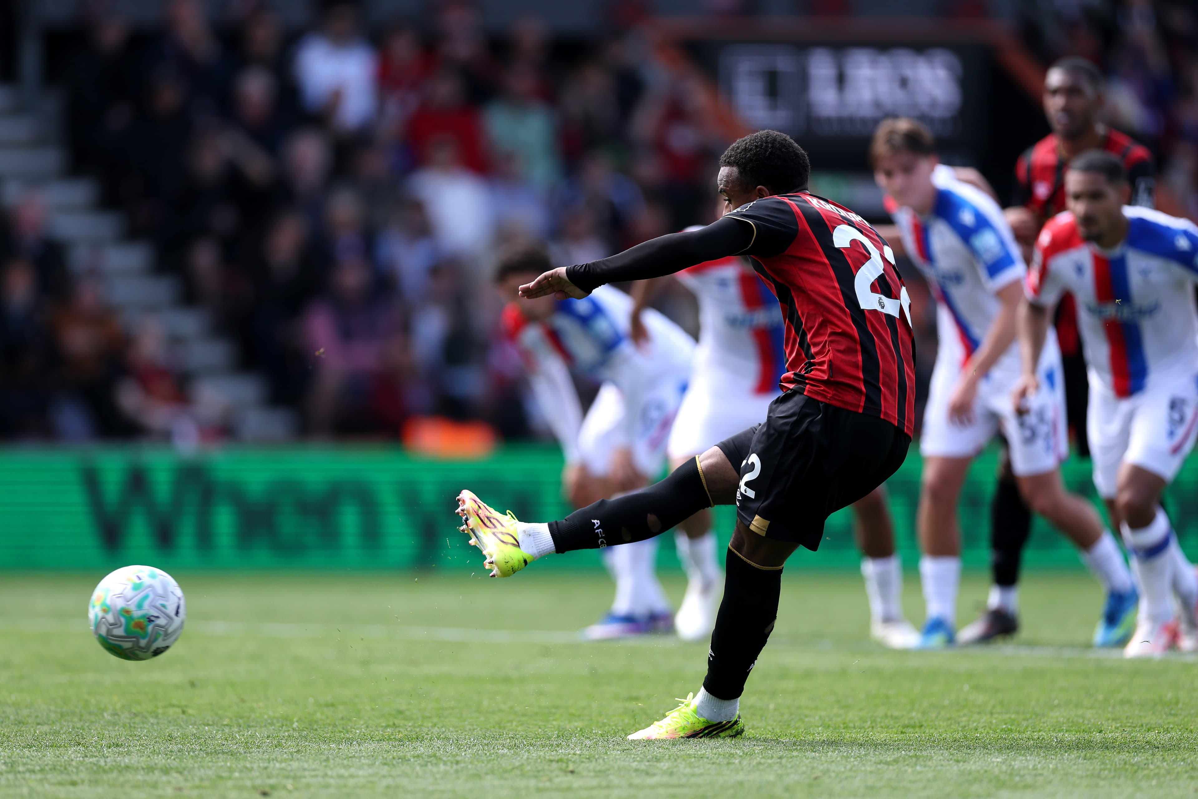 🥇 Bournemouth ace turns Palace scourge in record-setting season