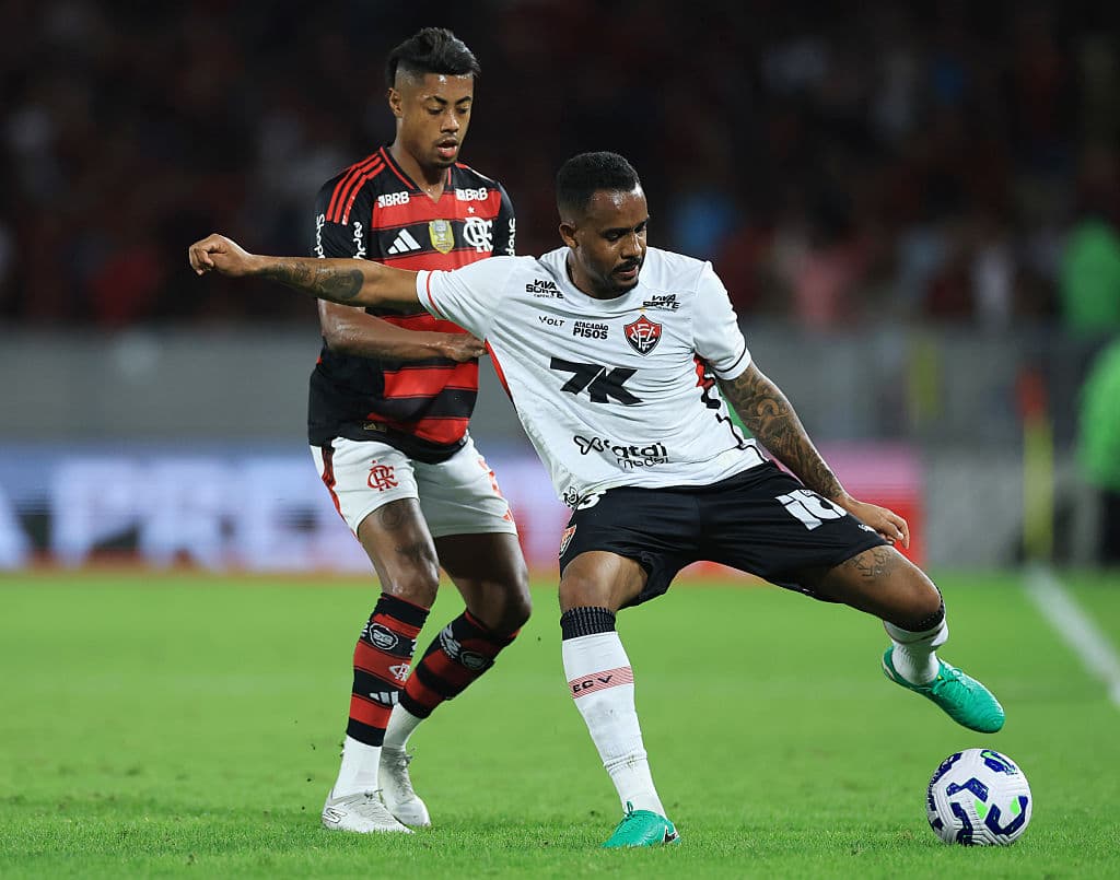 Flamengo blow lead to Vitória, out of the Copa do Brasil