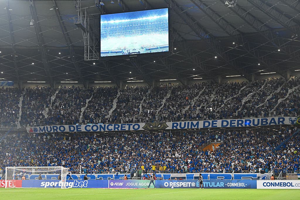 Cruzeiro hand first professional deal to academy gem