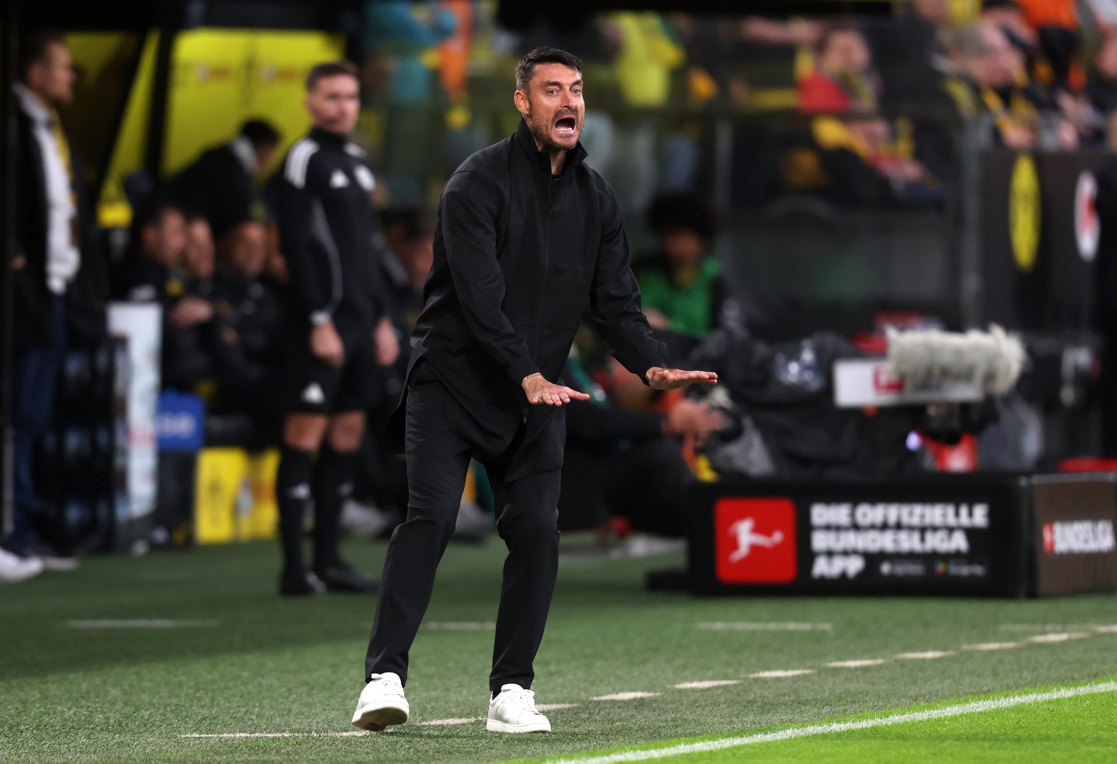 Riera's effort off target? BVB undo Frankfurt in four minutes