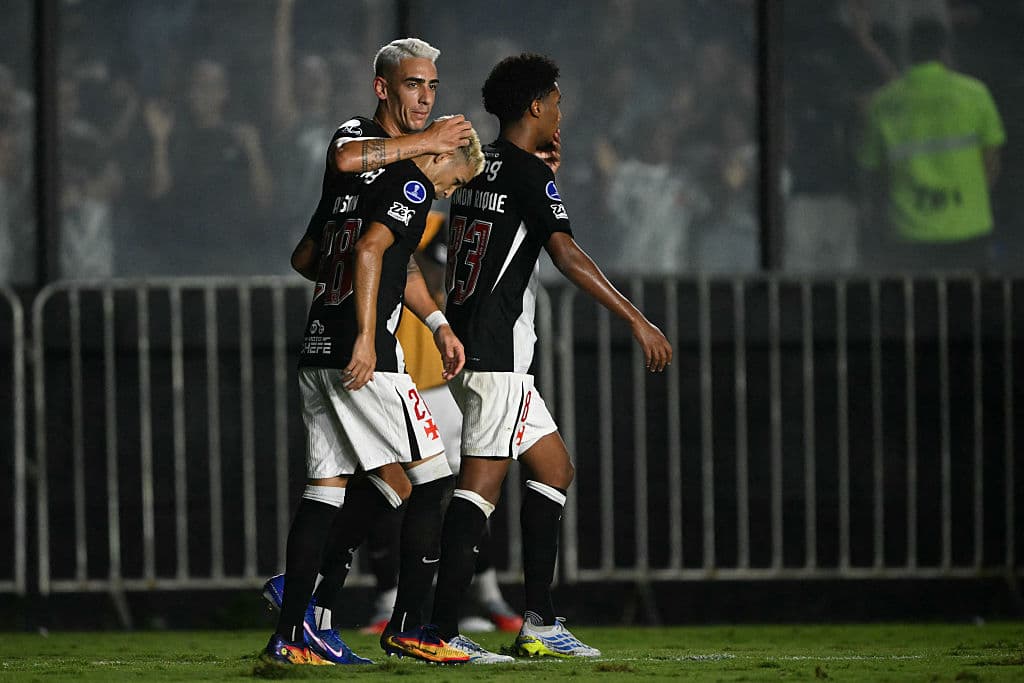 🎥 Vasco steamroll Olimpia to top their Copa Sul-Americana group