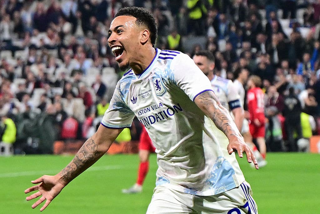 To the prince's delight! Aston Villa storm to Europa League title 🎥