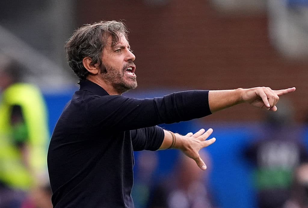 🔝 Surprise pick! Quique Sánchez Flores is LaLiga manager of the month