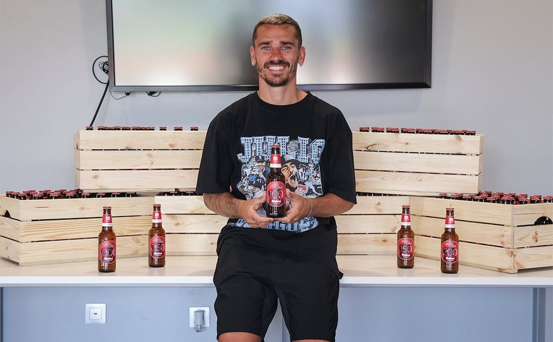 😂 Opening a bar? Griezmann gets special gift in send-off