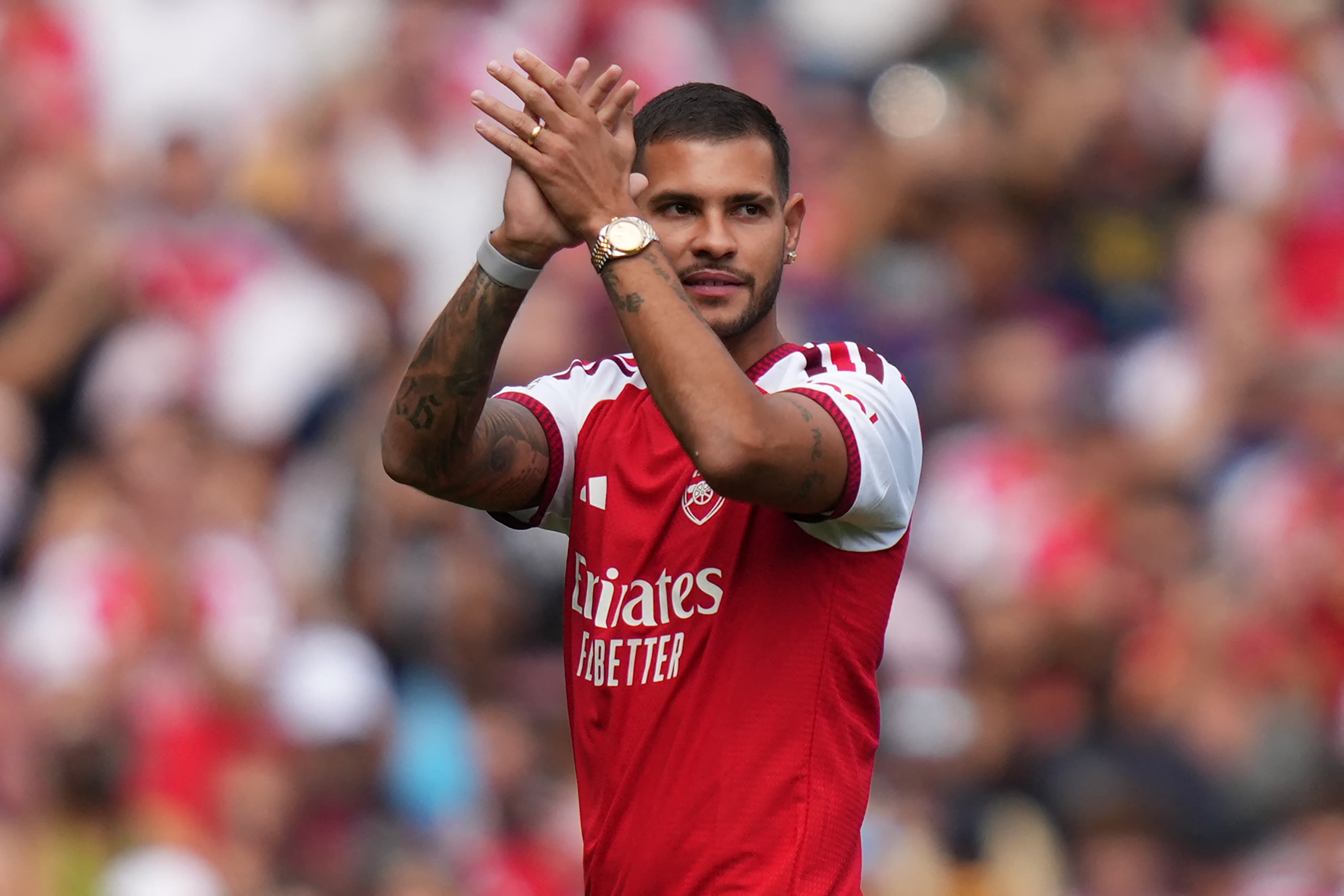 🤩 Arsenal unveil Bruno Guimarães to Emirates crowd