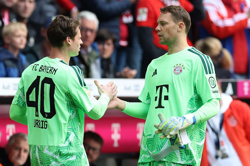 🎥 Is Urbig turning into a Neuer clone? These images are eerie!