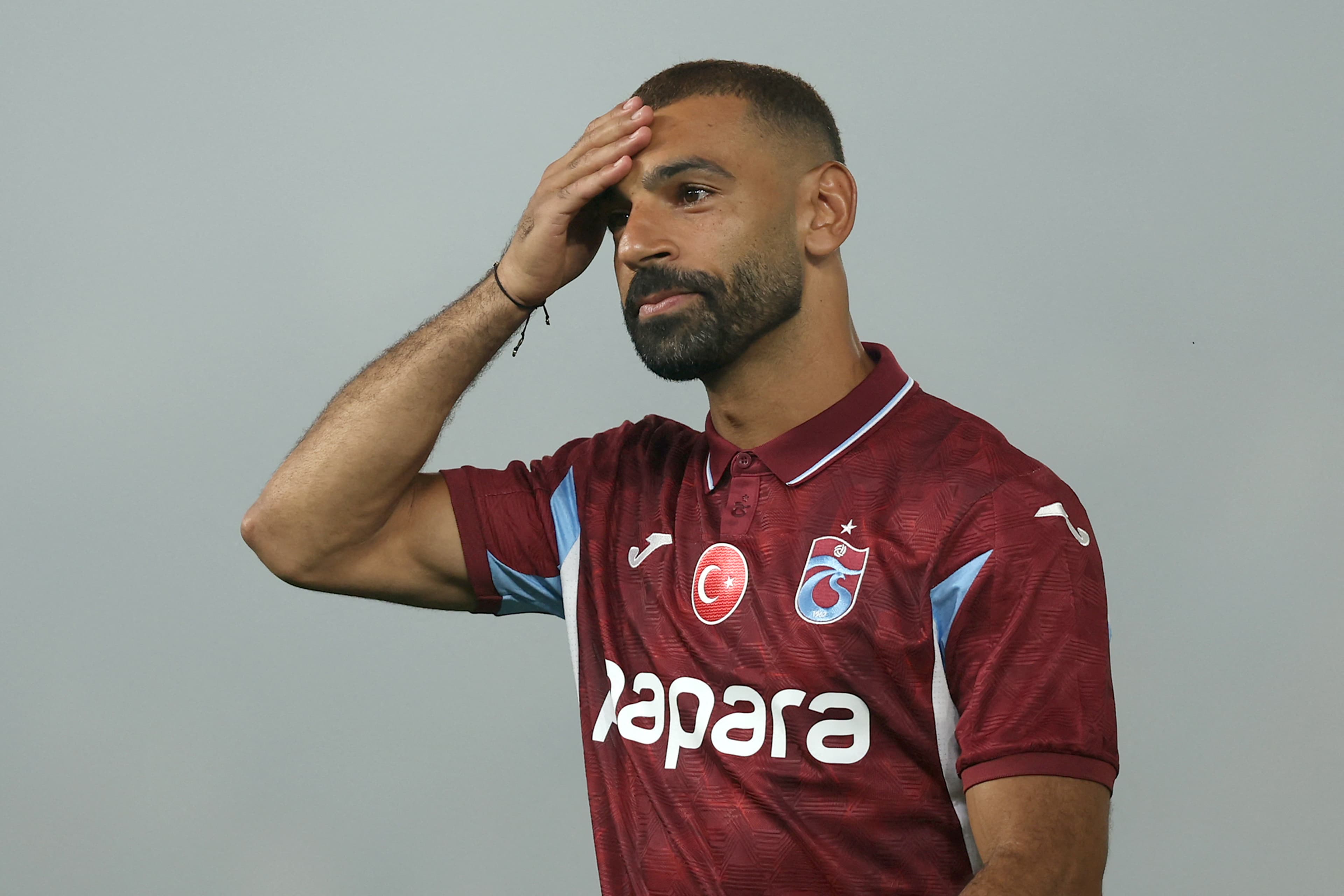 😮 The superstar is speechless: 40,000 fans welcome Salah at the stadium